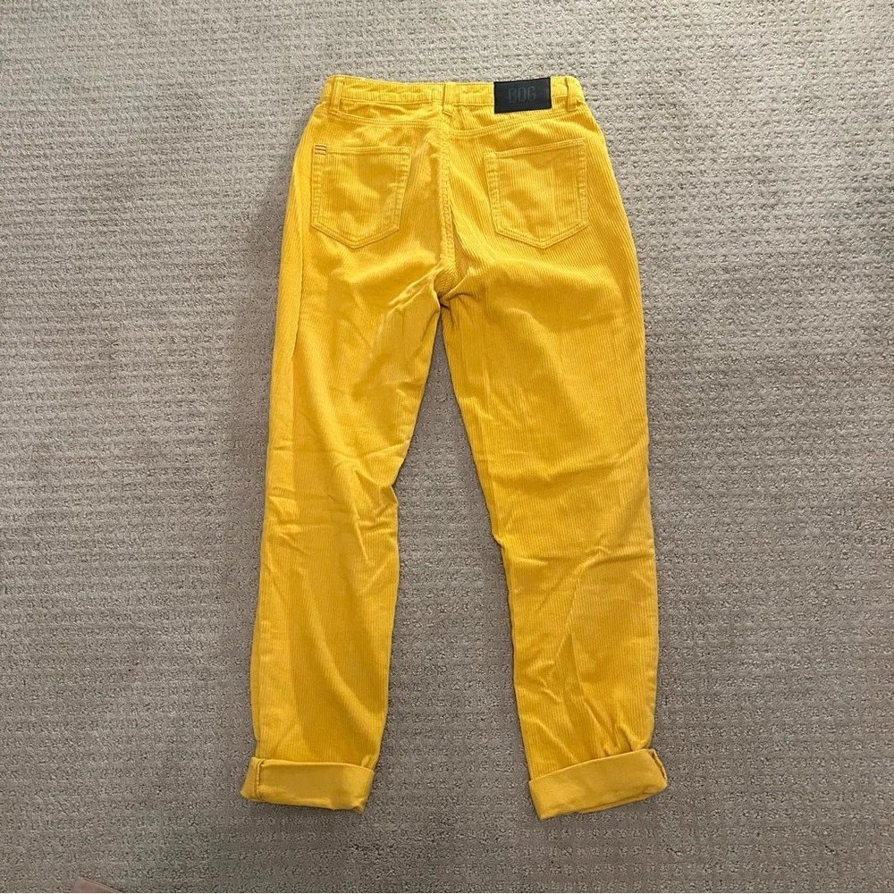 BDG Urban Outfitters High Rise Corduroy Mom Jeans Size 28